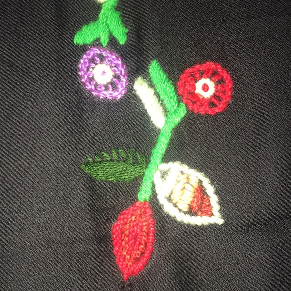 NIP Women’s Wool Serape/Pashmina/Throw - Picture 7 of 11